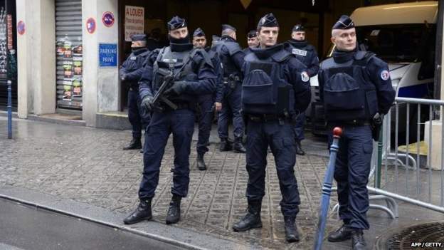 Terrorist attacks in France - Page 4 _80157171_9c8b81a1-69b8-4d29-a8fe-b378c80643a4