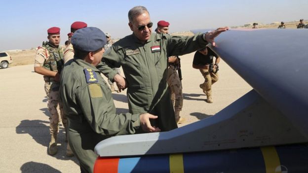 وزير الدفاع يشرف على انطلاق أول طائرة مسيرة عراقية قاصفة _86082416_27b9387a-9f4c-481d-b511-875eaacb9600