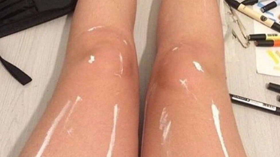 Shiny or White Paint? _92109420_legs