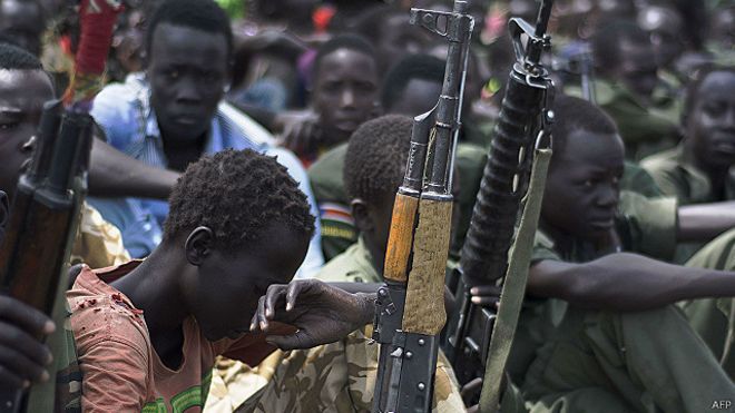 فشل طرفي النزاع بجنوب السودان في التوصل لاتفاق سلام 150306134536_south_sudan_young_armed_640x360_afp