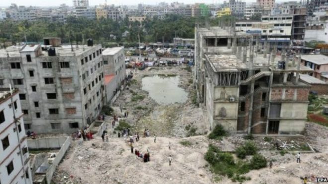 توجيه تهم القتل لأصحاب مجمع صناعي انهار في بنغلاديش 150601110602_rana_plaza_factory_collapse_624x351_epa_nocredit