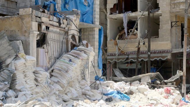 سوريا: مقتل العشرات وقصف مستشفى في حلب  160428111905_aleppo_hospital_640x360_reuters_nocredit