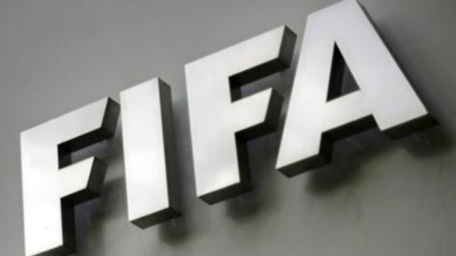 الفيفا يعاقب 11 اتحادا بسبب سلوك المشجعين في تصفيات كأس العالم 161004235109_fifa_sanctions_fans_behaviour_640x360_bbc_nocredit