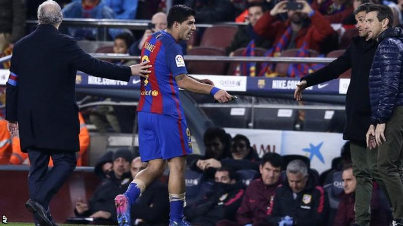 Barcelona: Luis Suarez's Copa del Rey red card will be contested by club _94227487_suarez_ap