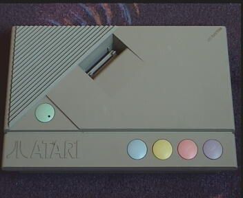 ATARI XE SYSTEM + accessoires System-xe-1