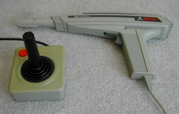 ATARI XE SYSTEM + accessoires System-xe-manette-zapper