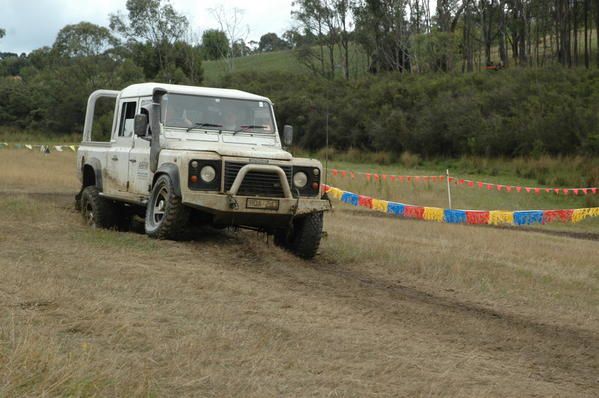 Postons ici de belles photos de Land Rover - Page 3 130-sur-le-terrain