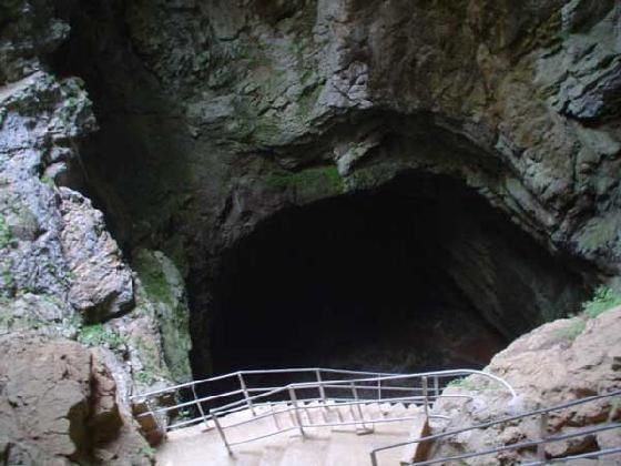 مدينتي"تازة" -gouffre-du-friouato-caves-morocco