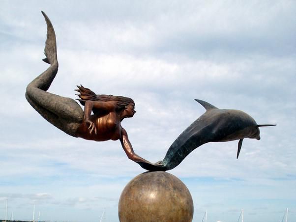 Sirènes ou baleines Sirene-fille-des-airs-La-Paz-Californie