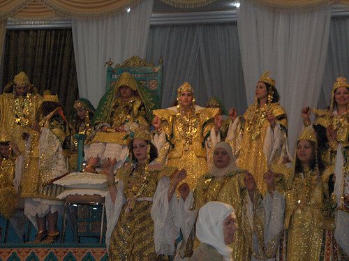  اللباس التقليدي للمرأة لاغلب المناطق التونسية 439615978-a7334aa8ea