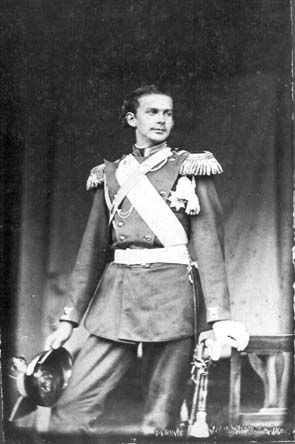 Louis II de Bavière,  et ses châteaux  Louis_uniforme_russe-1