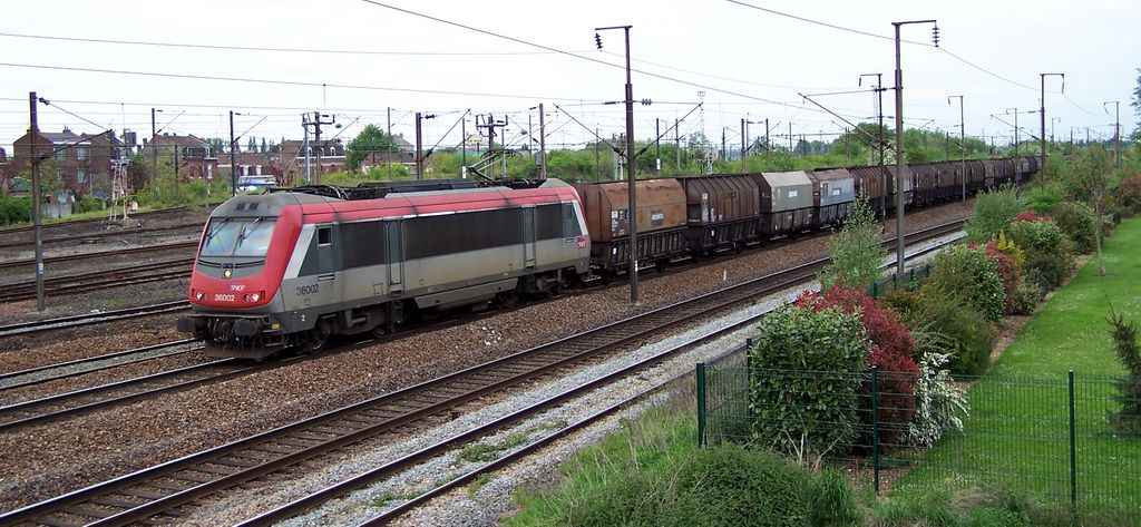 Les wagons trémie à coke Makette en N - Page 2 FERROVIAIRE_20100513_11