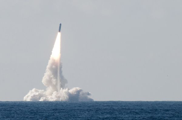 الصواريخ الجوالة النووية الفرنسية SNLE-Le-Terrible-apte-au-lancement-du-M51