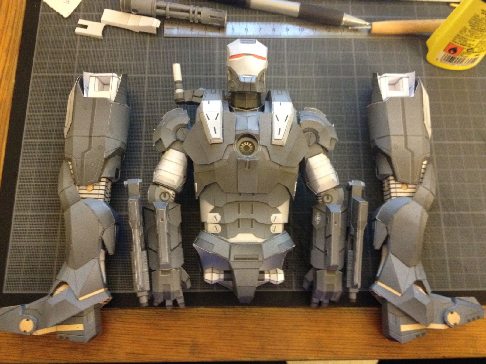 War Machine de Julius Perdana (Paper-replika) Terminé !! War-Machine-1649