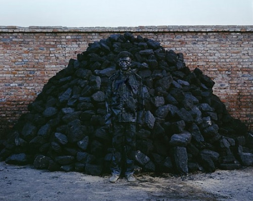 Liu Bolin – Người đàn ông tàng hình Liu-bolin-00