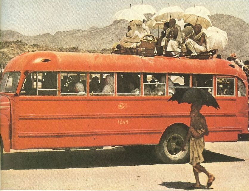 25 Amazing Photos from Hajj 1953 Bus-for-hajjis