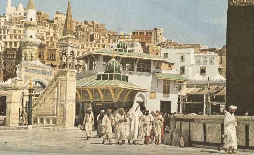 25 Amazing Photos from Hajj 1953 Tawaf