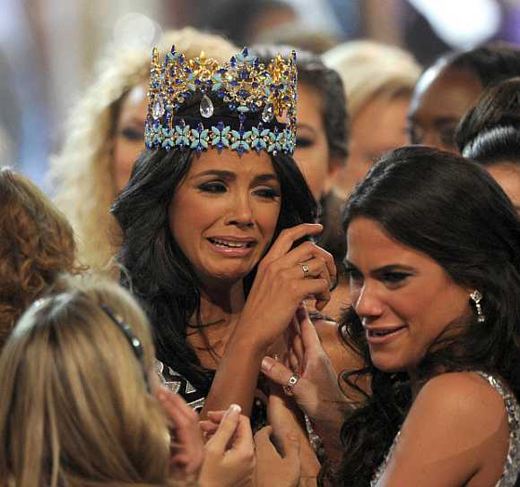 Sexiest Beauty Queen 2000-2013 - Top 10 Announcement - 2010-2013 - Page 6 07sld-miss-world-2011-ivian-sarcos-venezuela-5