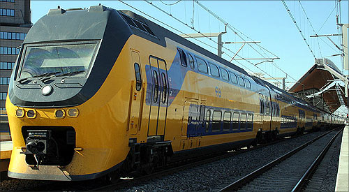 DUTCH TRAINS COLLIDE HEAD ON - MANY INJURED 13rail1