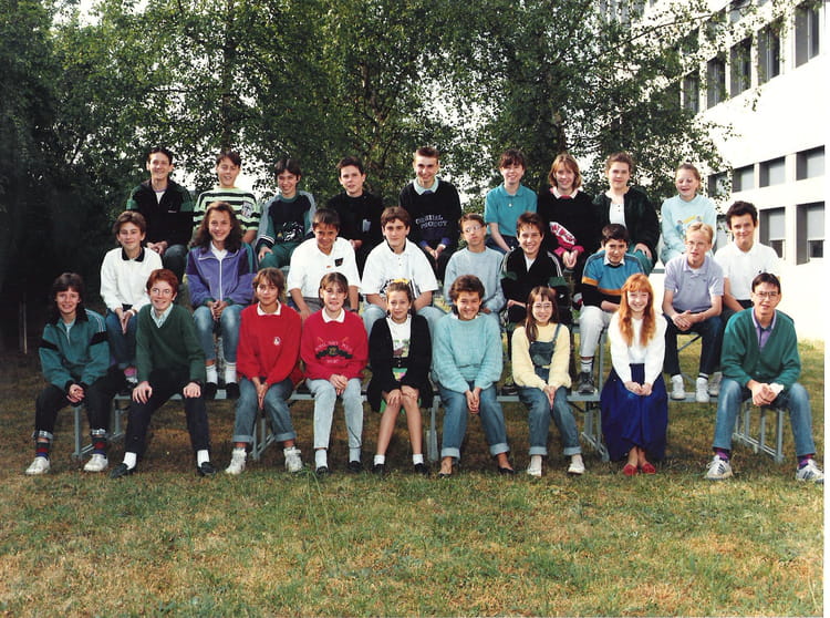 Photo de classe : 5ème C en 1988 à Raoult Rebout 1902190