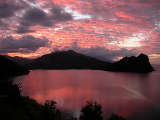 autres pensées... - Page 7 Nuages-couchers-de-soleil-nouvelle-caledonie-2071649433-384943