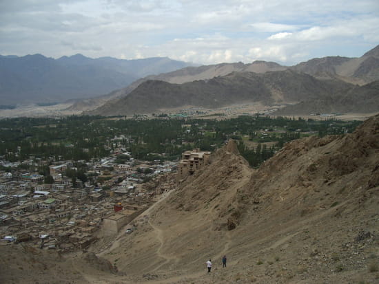 مدينة ليه الهندية- leh - Panorama-leh-inde-1138131492-1097996