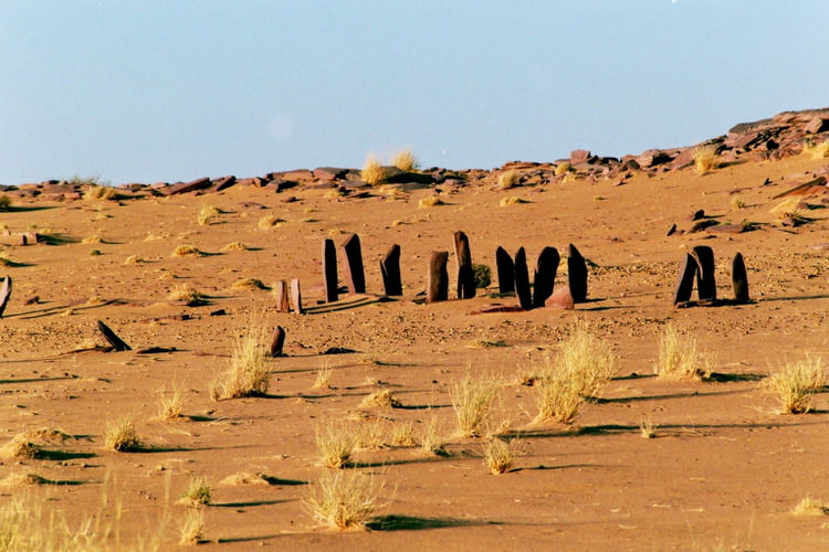 [Jeu] Nutellaaaaaah Cimetiere-dans-le-desert-nigerien-5058709980-3593