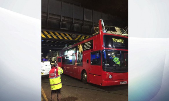 In London double-decker bus demolished the roof after a collision with a bridge, 26 people injured 266486