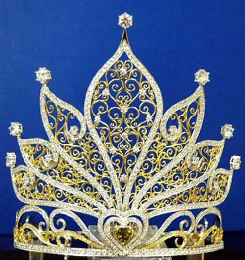 Bí mật thú vị về vương miện 2,2 tỷ của Hoa hậu VN 2016 1468305125-146829842313148-hhvn-2008---2012