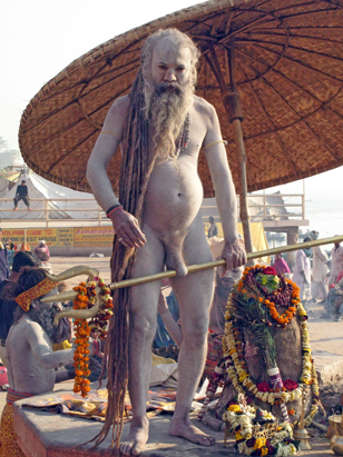 Les sadhus aghoris - Cannibalisme chez les ascètes  hindous 0_Sadhu.308