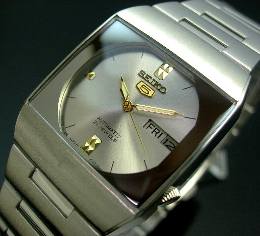 Sıfır gibi Seiko 5 otomatik SNY007J1 sadece 70 lira... Img55782590