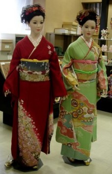 [Sondaj] Kimonou si yukata 60263875