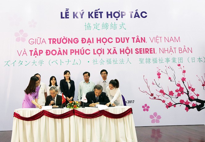 Hơn 10.000 sinh viên tham gia ngày hội việc làm Tapdoanseirei1_aoqu