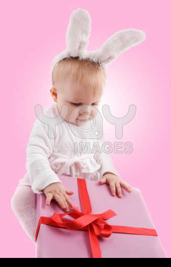   صـــور للأطفالــــ 1 Baby-in-rabbit-costume-7e729d