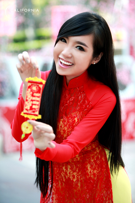 Hình Elly Trần 2012 trong bộ áo dài đón tết Vh171tranin7jpg1326785597