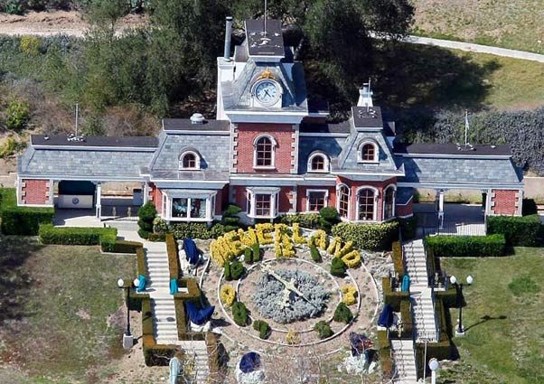 Aniversário da morte de Michael Jackson terá voos de helicóptero sobre Neverland F_1929