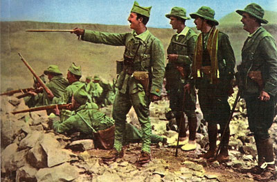 La guerra del Rif. Legionarios cortando cabezas en Marruecos y guerra química del ejército español. [HistoriaC] 1348247819420francodn