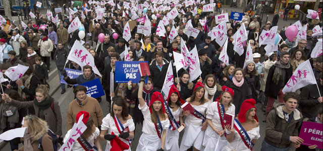 La derecha saca a centenares de miles de personas contra el matrimonio gay de Hollande 1358095638997francia%20fotogalc4