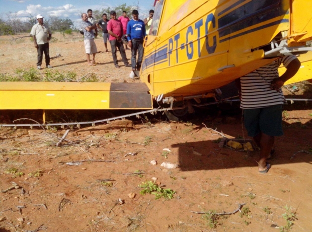 [Brasil] Avião colide em aterrissagem no Sertão pernambucano E017c8c08406e580297da9b96c2d6ab2