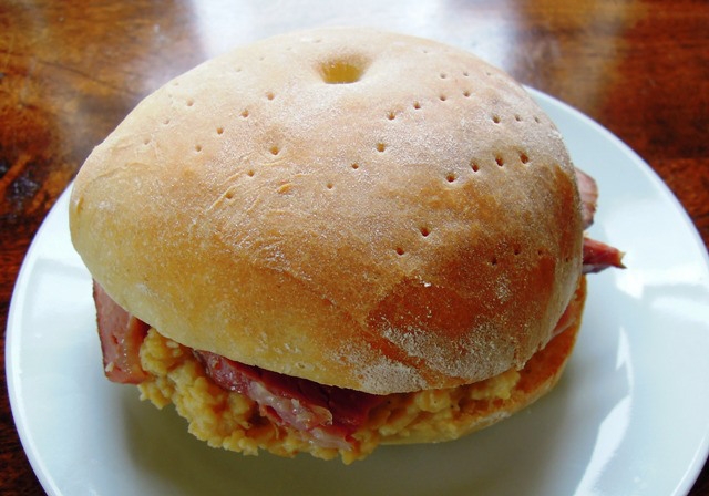 Ẩm Thực Thế Giới Đa Dạng Với Món Bánh Mì 20130529-0613-ham-stottie2