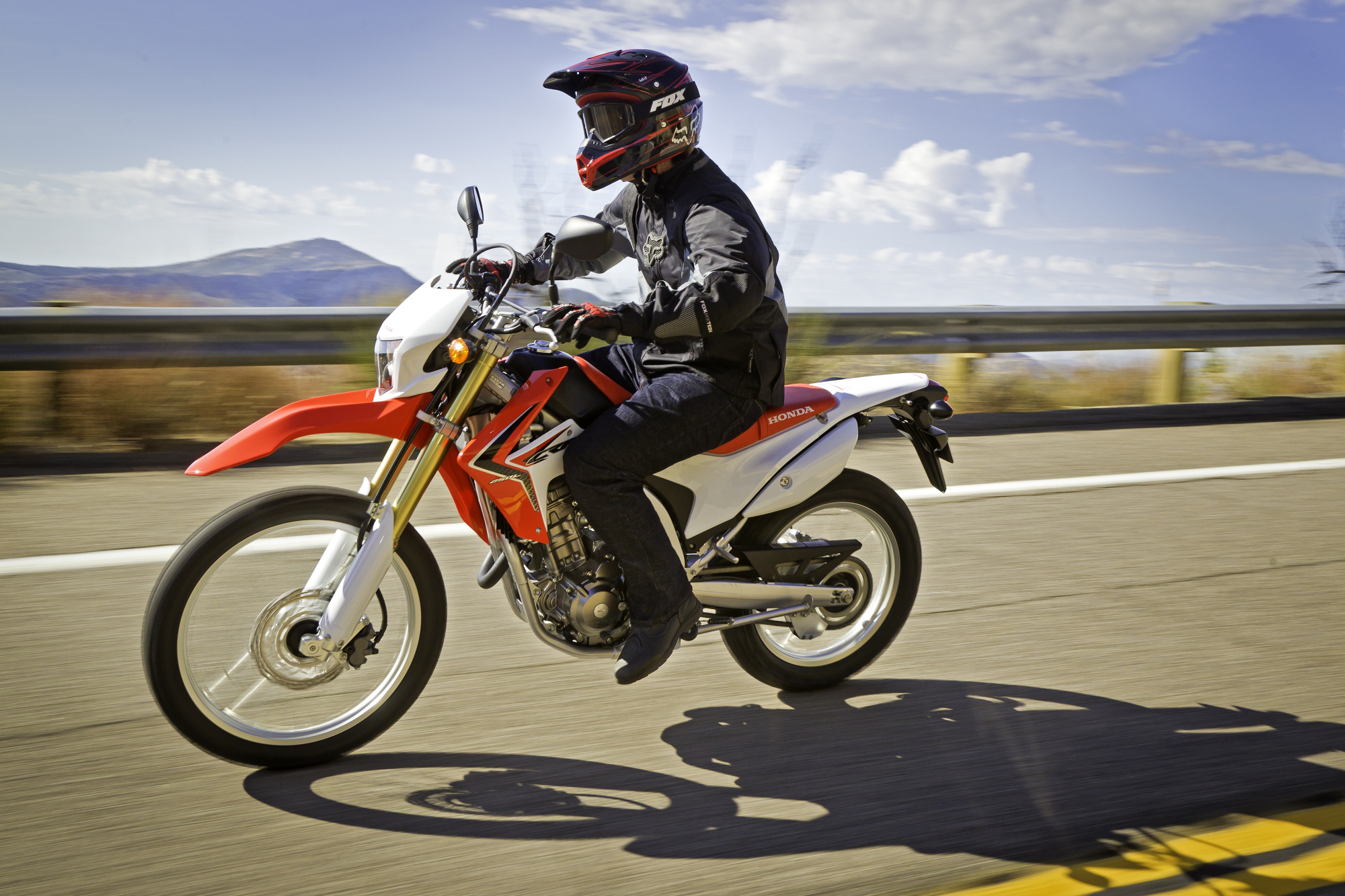 Che bell'Honda! Images_bikekat%5C2015%5C2-honda%5C7103-crf250l%5C1