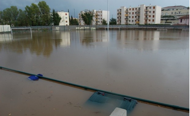 ETOILE FRÉJUS-St-RAPHAËL FC // NATIONAL CLUB ET STADE  L-inondations-2011-04-868