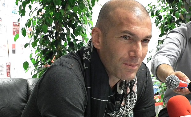 ZINEDINE ZIDANE ..ZIZOU LE COACH EN DEVENIR Yazid%20Une