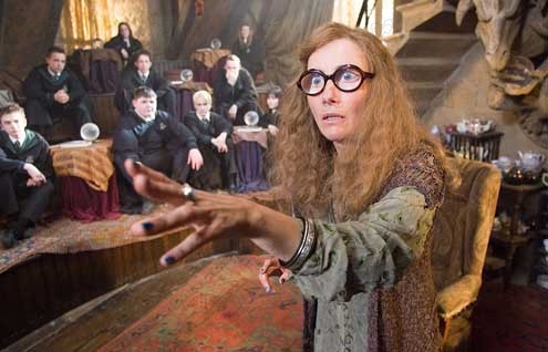 Fan Club d'Emma Thompson / Pr Sybille Trelawney 18826478