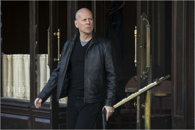 RED2 (2013) 21019559_2013071515031629