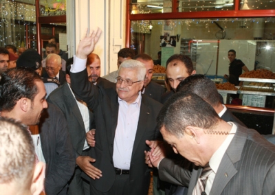 الرئيس ابو مازن يتجول في شوارع مدينة رام الله  صور 2565383421