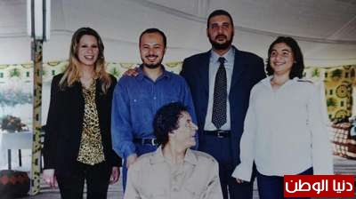 نشرت صحيفة "إيه بي سي" الأسبانية ألبوم صور نادرة للعقيد معمر القذافي وعائلته، والذي عثرت عليه في باب العزيزية. 3909773440