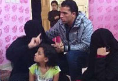  أب سعودي يقتل ابنه الوحيد بعدة طعنات في مدخل العمارة السكنية ..شاهد الصور 3909786650