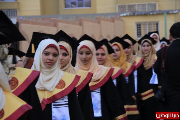 شاهد بالصور ..حفل تخريج فوج الإستقلال من جامعة الأزهر بمدينة غزة منقول 3910036643