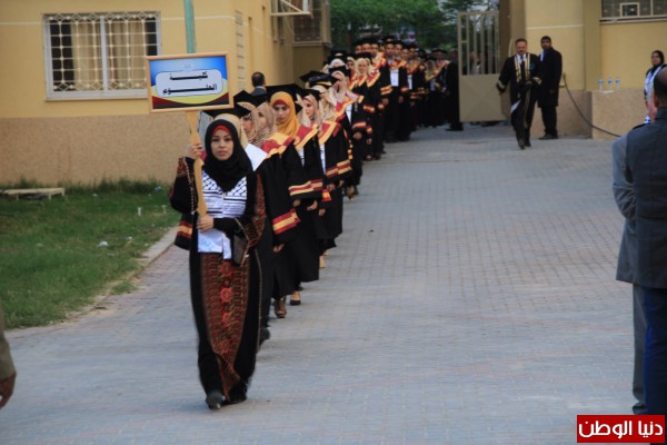 شاهد بالصور ..حفل تخريج فوج الإستقلال من جامعة الأزهر بمدينة غزة منقول 3910036650